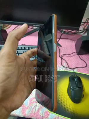 Realme 8i (Used)