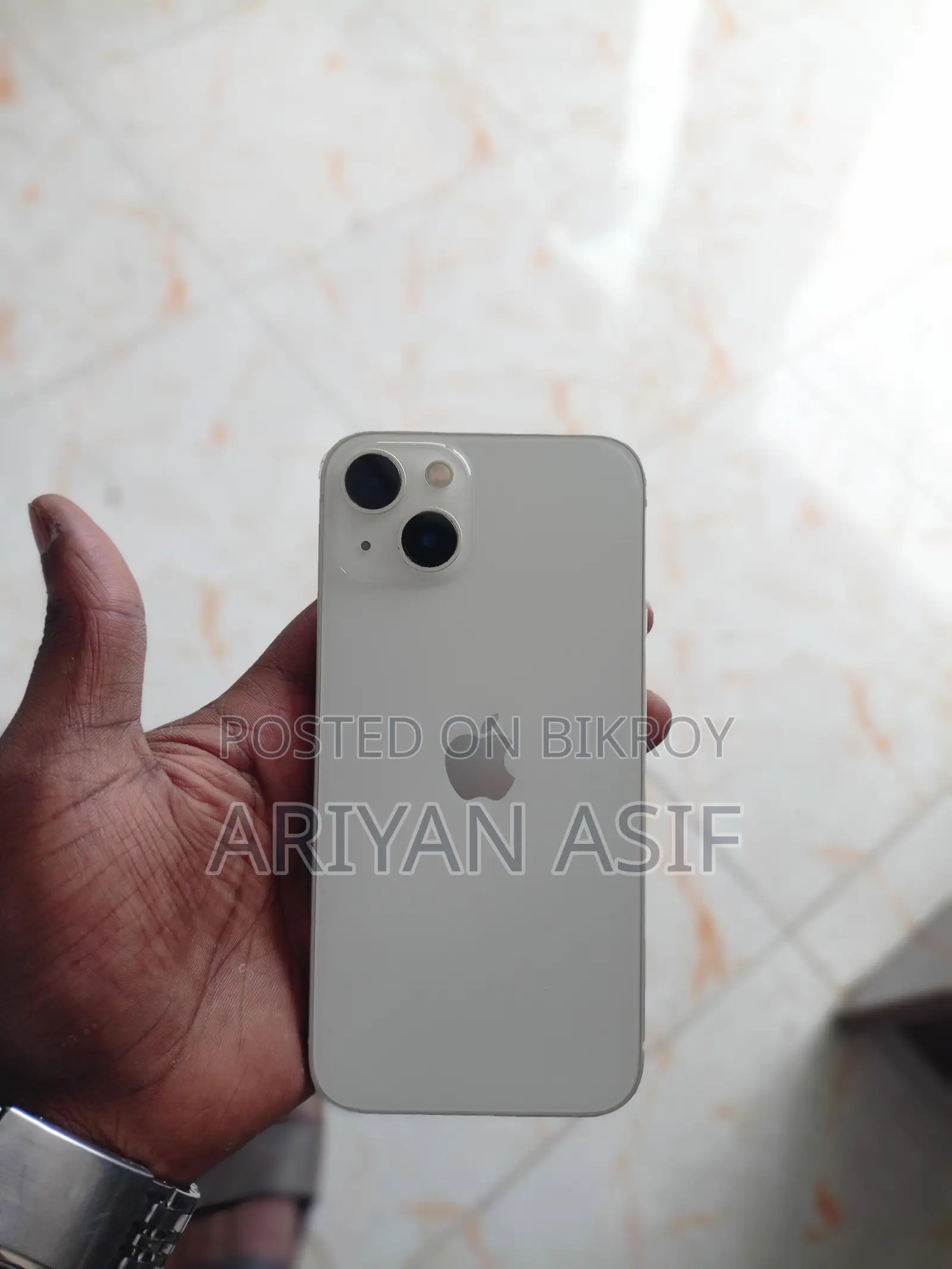 Apple iPhone 13 . (Used)