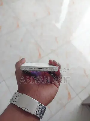 Apple iPhone 13 . (Used)