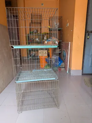 ১৩-১৪ টা পুরনো খাঁচা