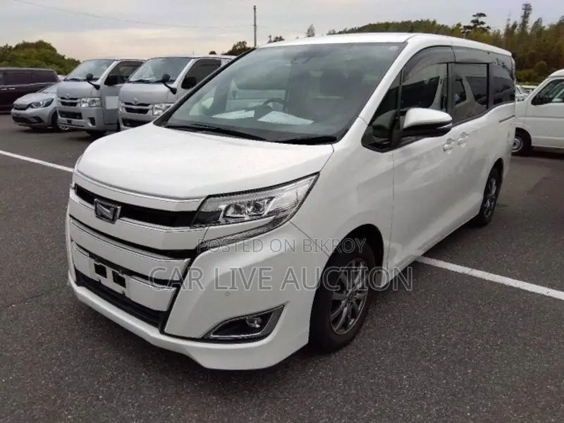 Toyota Noah Non-Hybrid 2021