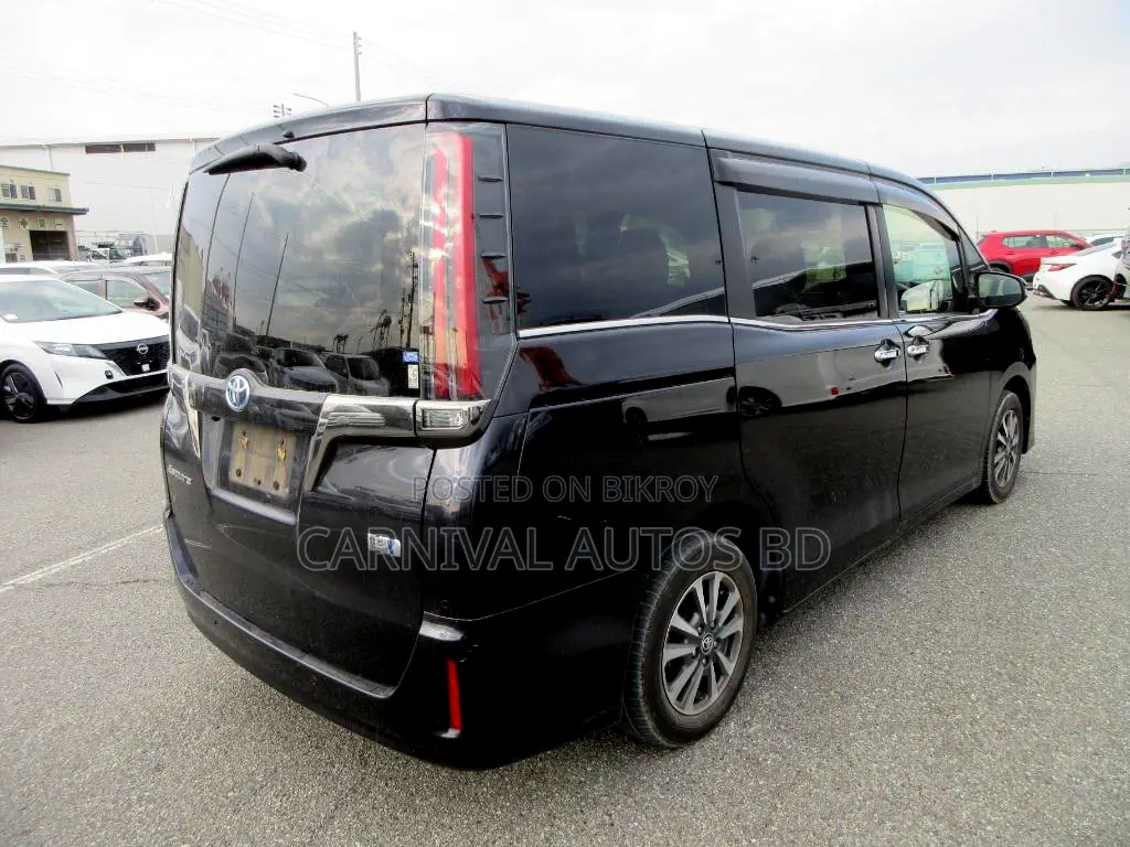 Toyota Esquire GI PREMIUM HYBRID 2021