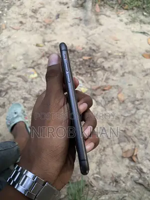 Apple iPhone 11 (Used)