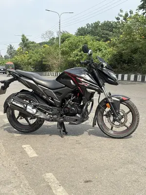 Honda X Blade 2021