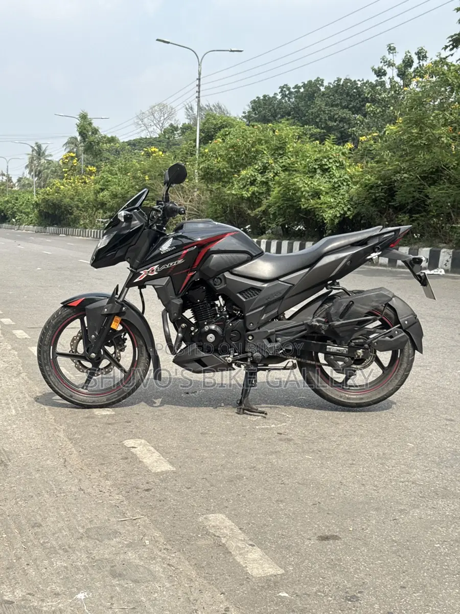 Honda X Blade 2021
