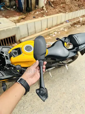 GSXR Locking Glass Left Side 1 Piece