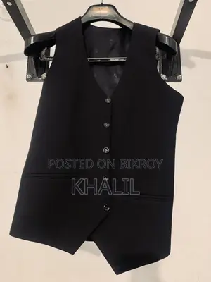 কালো ওয়েস্টকোট