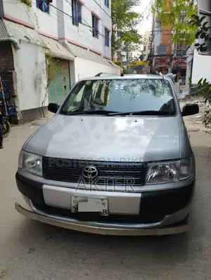 Toyota Probox . 2005