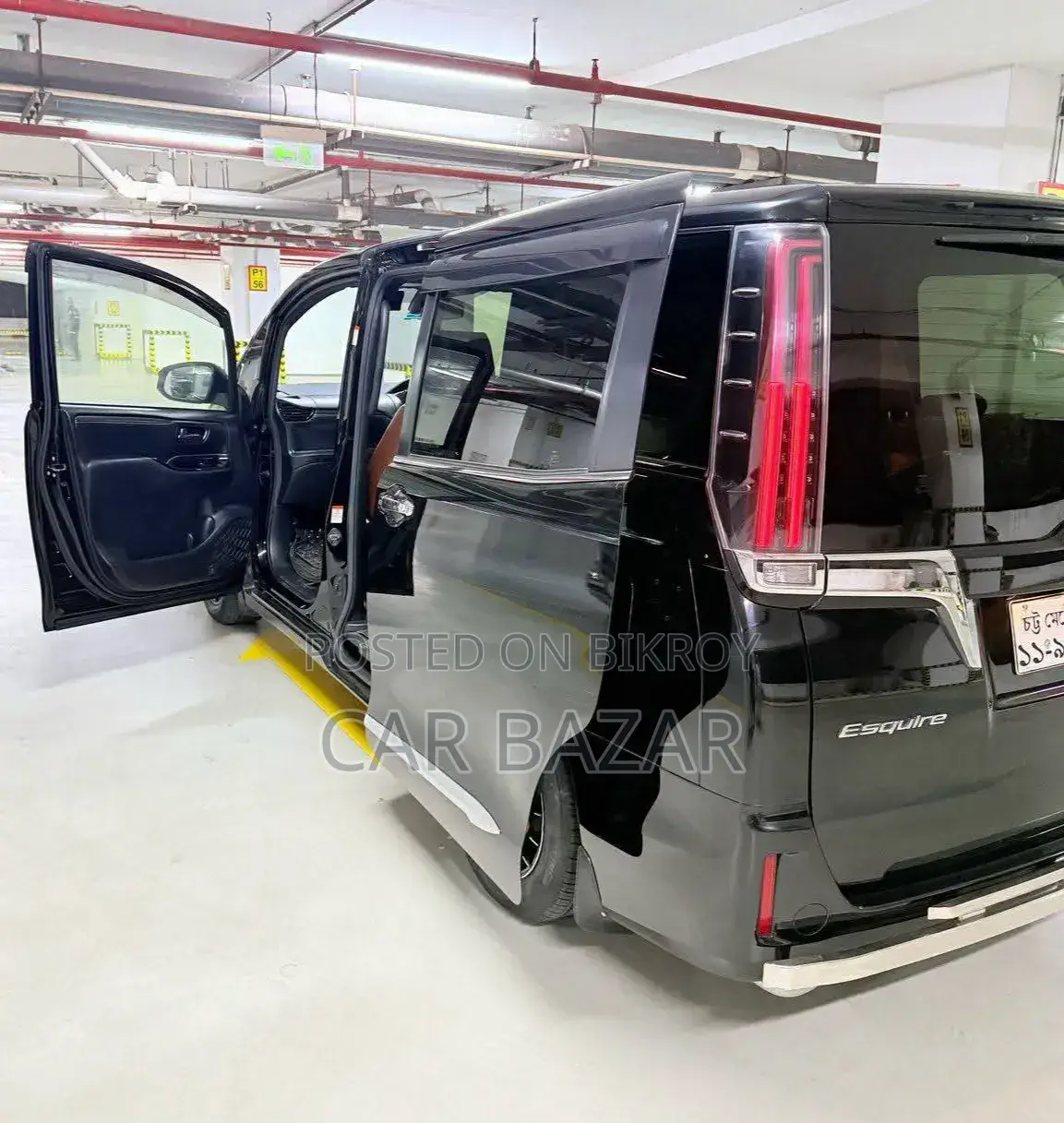 Toyota Esquire 2018 Black