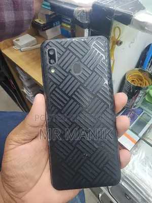 Samsung Galaxy A20 (Used)