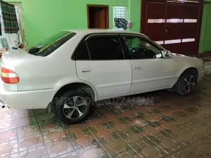 Toyota Corolla Sedan 1997 Off white