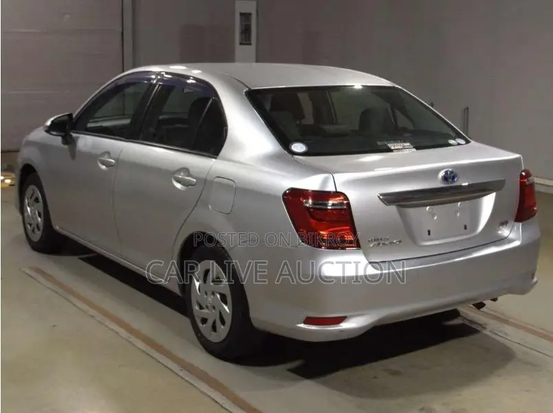 Toyota Axio Hybrid 2021