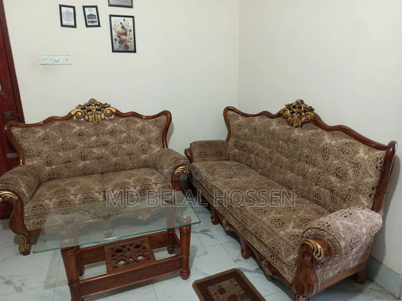Gorgeous 5-Seat Sofa Set with Tea Table - Urgent Sale