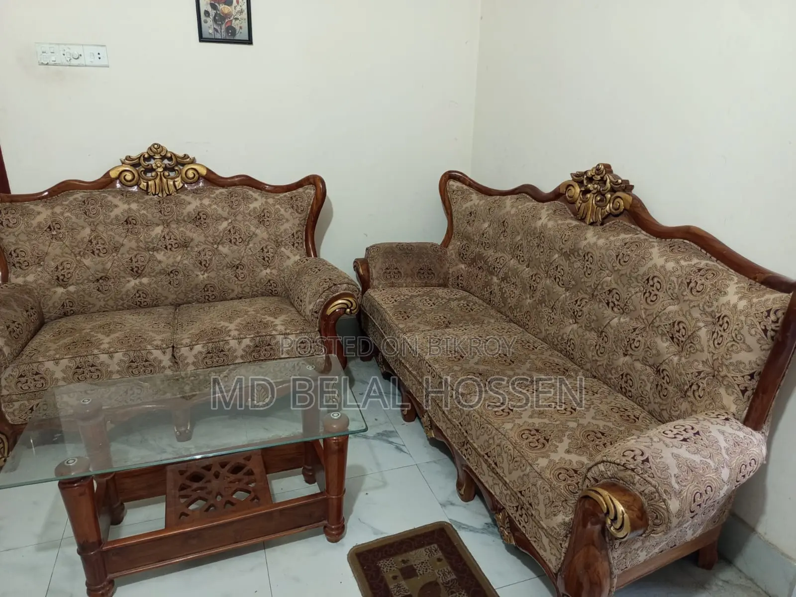 Gorgeous 5-Seat Sofa Set with Tea Table - Urgent Sale