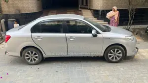 Toyota Axio Hybrid 2017