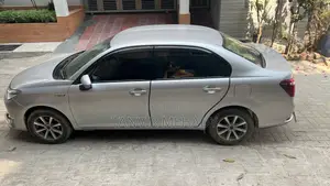 Toyota Axio Hybrid 2017
