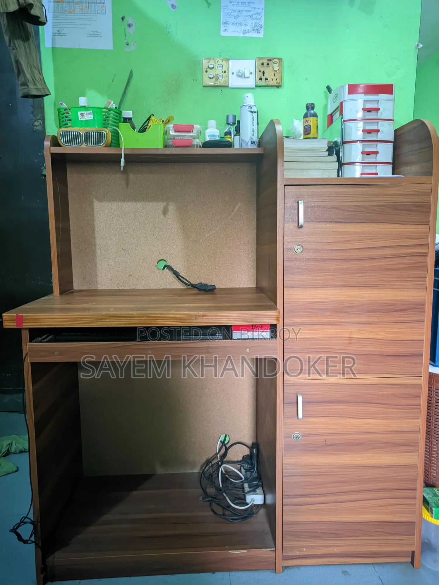 Computer Table with Wardrobe