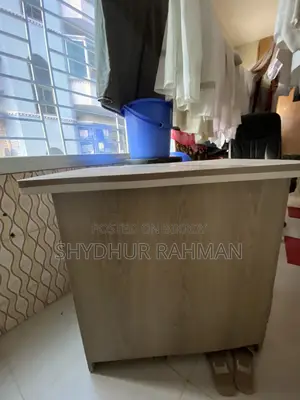 টেবিল ও অফিস চেয়ার বিক্রয় হবে
