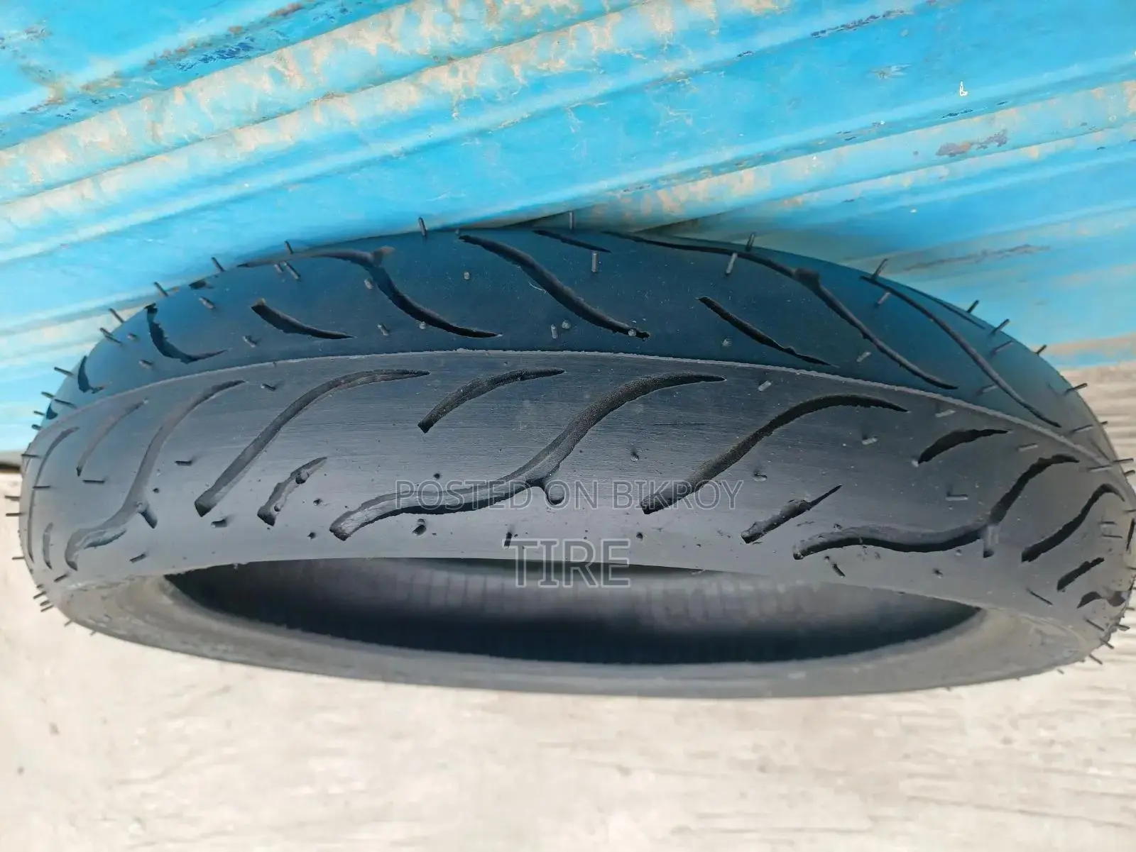 Retreading Tyre (100/80-17)