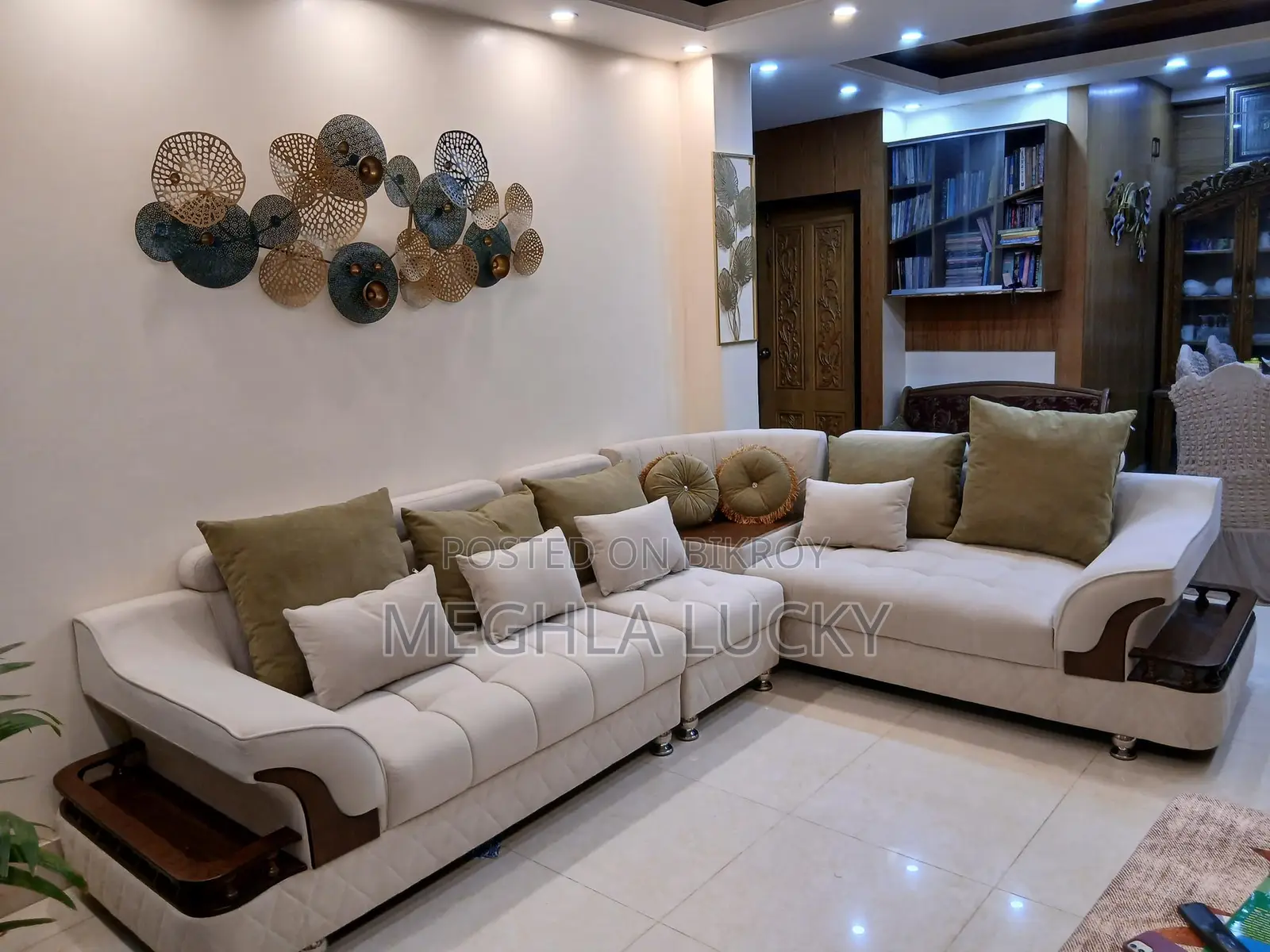 Stylish king size corner sofa 2:2:1 with premium design