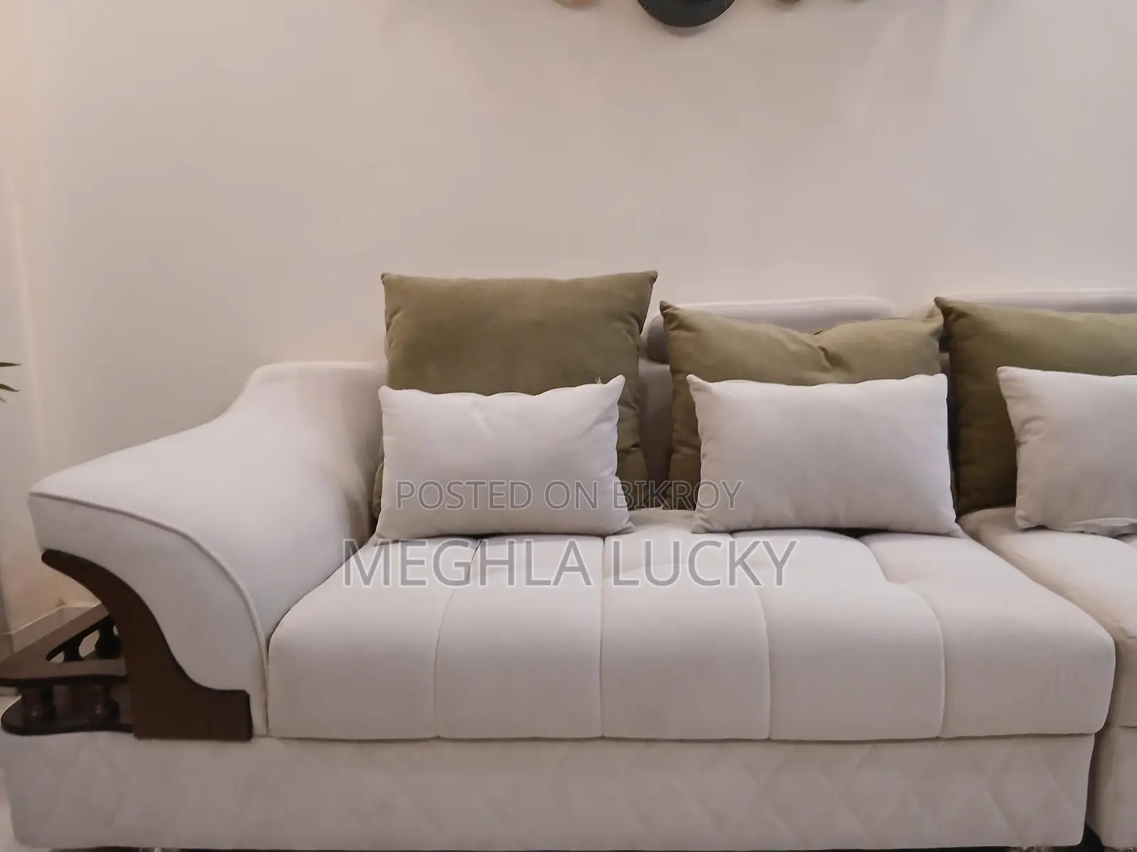 Stylish king size corner sofa 2:2:1 with premium design