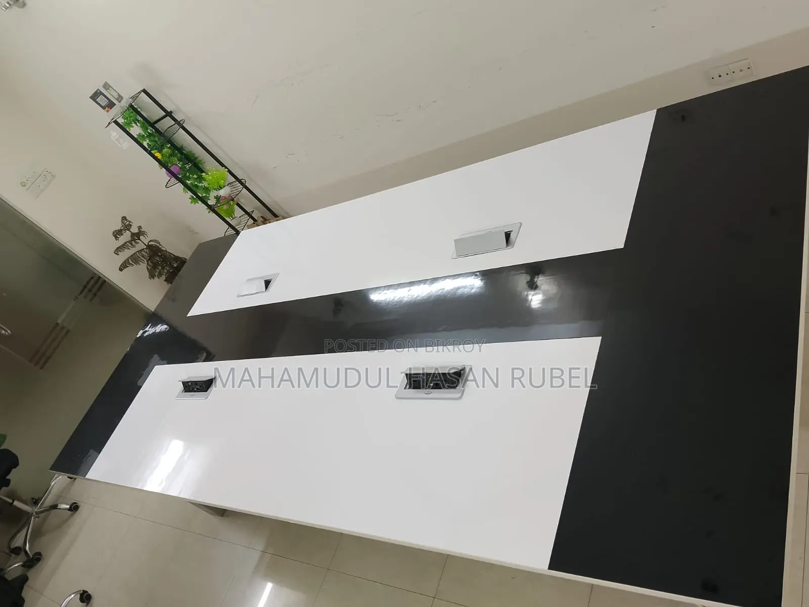 1 Conference Table - Premium Quality