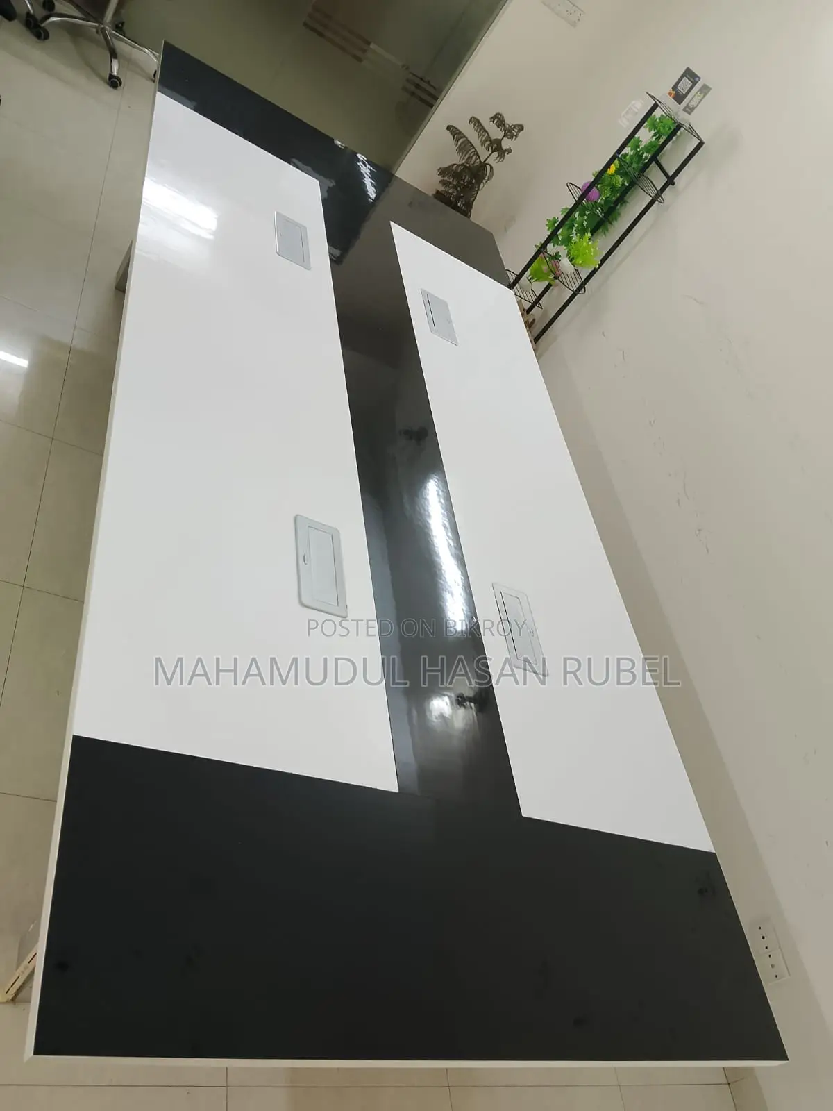 1 Conference Table - Premium Quality