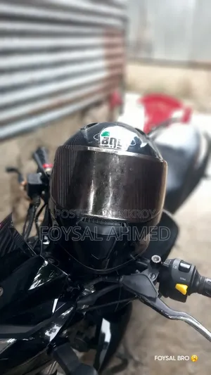 Studs Helmet, Fresh