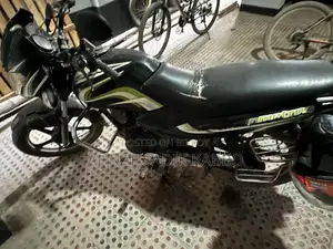 TVS Metro . 2018