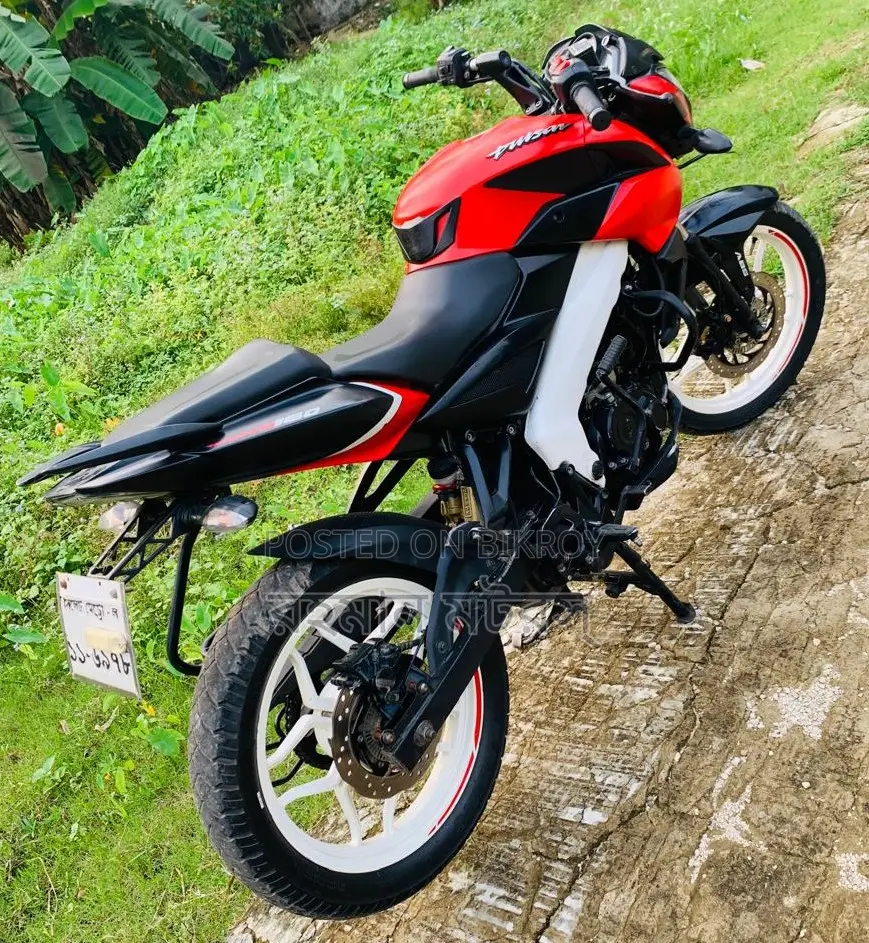 Bajaj Pulsar NS 160 . 2021