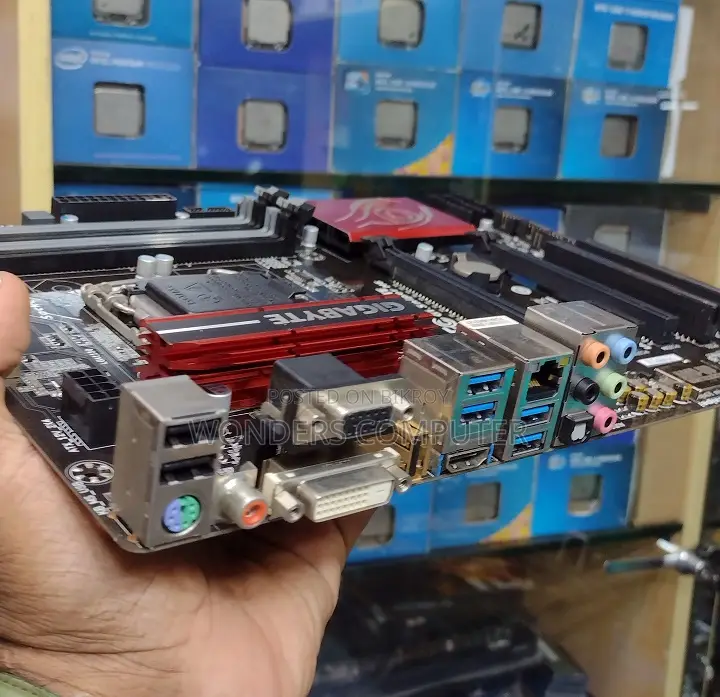 Gigabyte G1 Sniper h6 motherboard