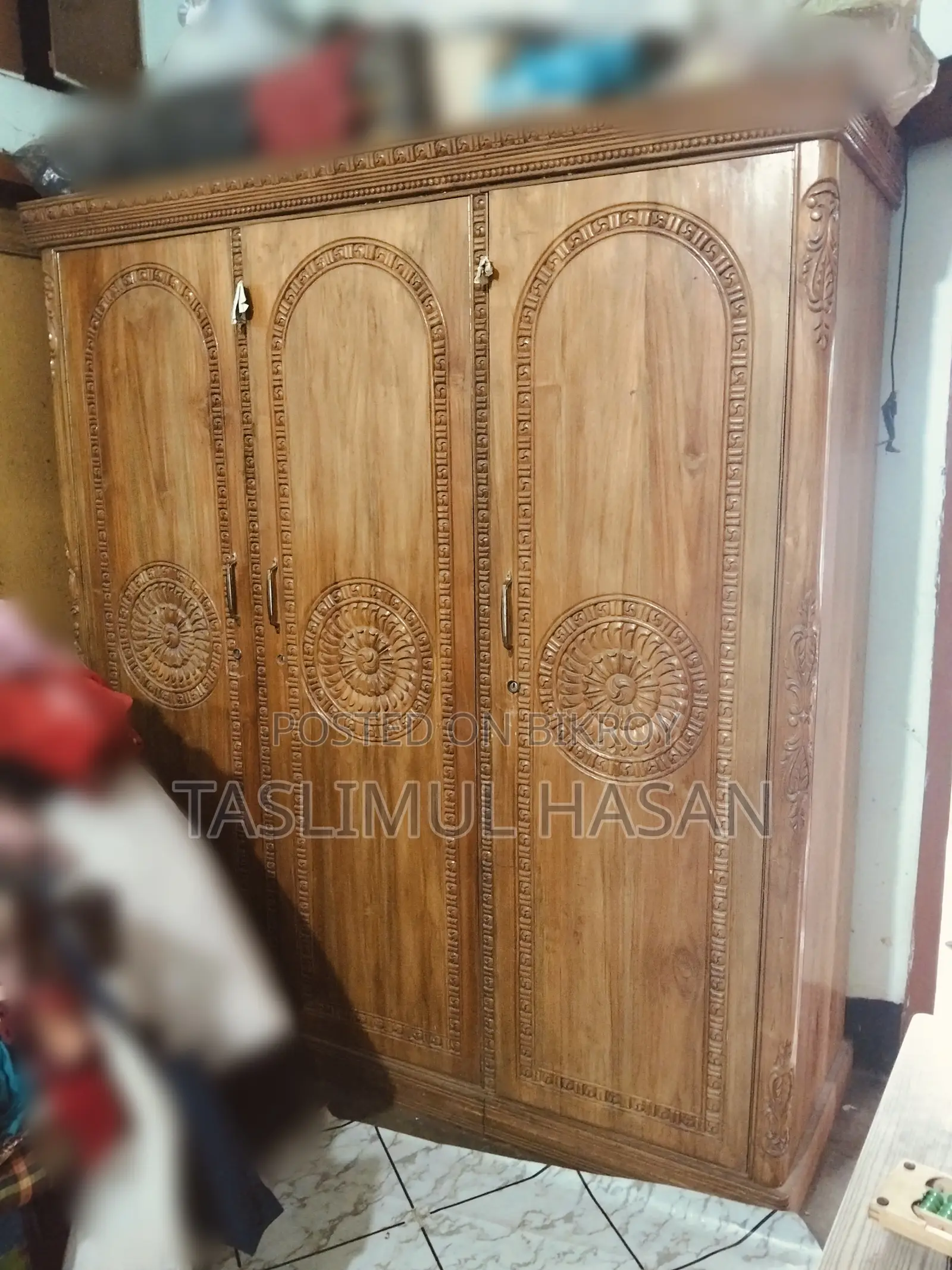 Large 3-Door Wardrobe | Massive Storage, Sturdy & Stylish | Buy Now!