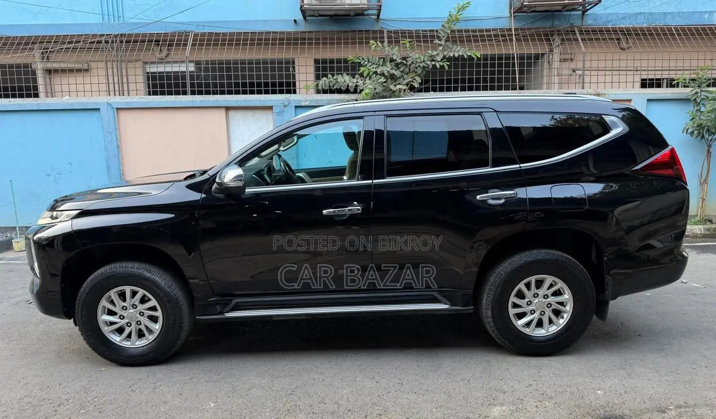 Mitsubishi Pajero Exceed 2019 Black