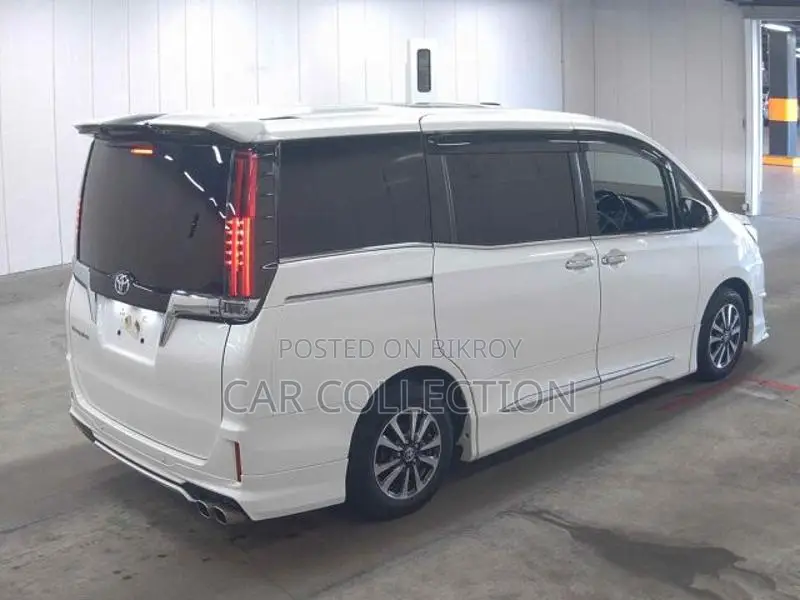 Toyota Esquire 2021