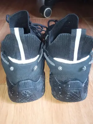 Premium Sneakers Fresh Condition – Best Deal