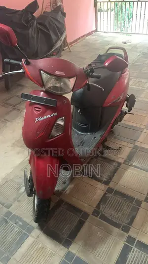 Hero Pleasure Plus 2012