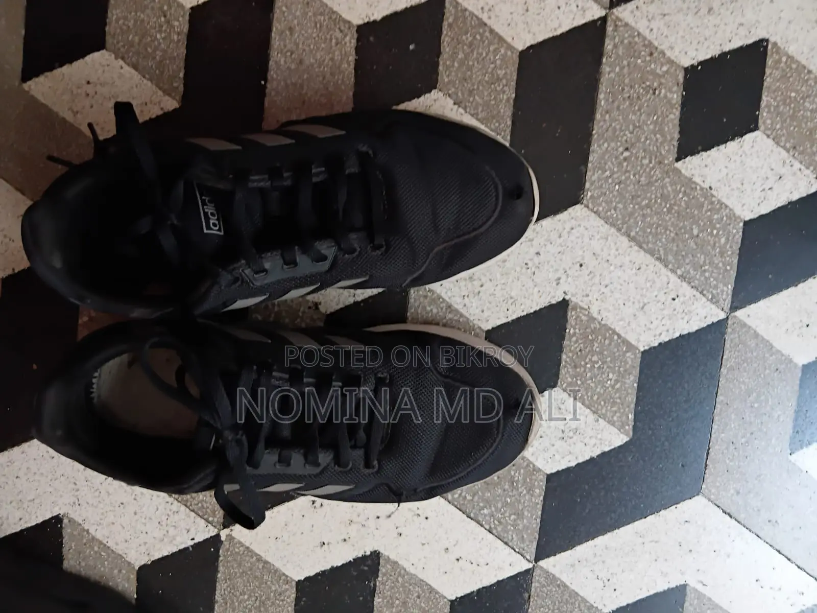 Selling Sneakers Size 7.5/ Length 25