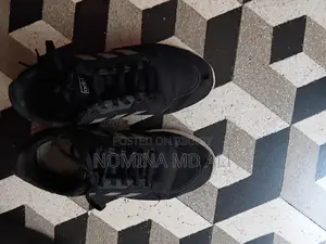 Selling Sneakers Size 7.5/ Length 25