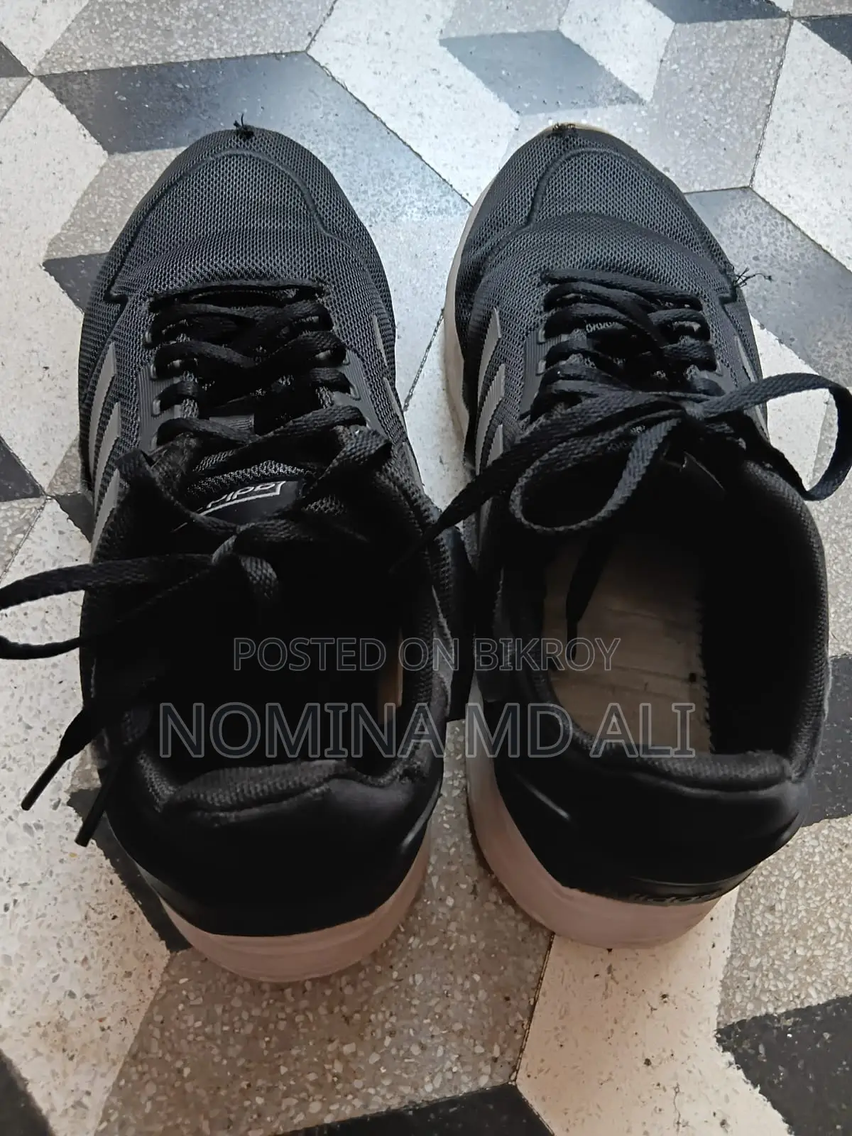 Selling Sneakers Size 7.5/ Length 25