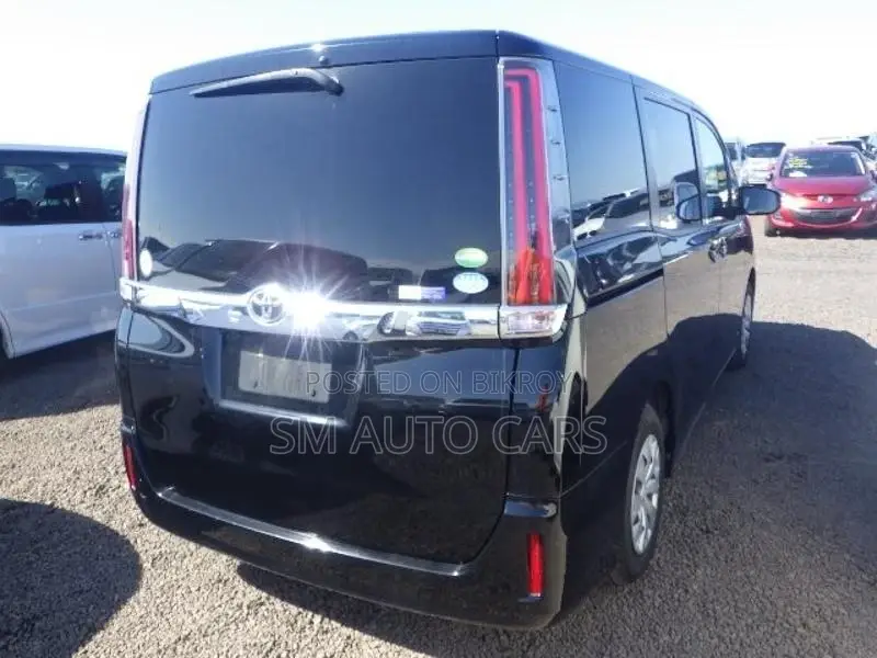 Toyota Noah Non Hybrid X Black 2020