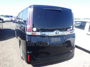 Toyota Noah Non Hybrid X Black 2020