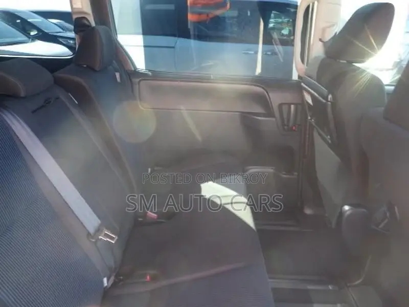 Toyota Noah Non Hybrid X Black 2020