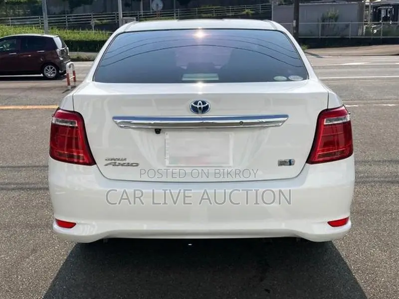 Toyota Axio Hybrid EX pre order 2021