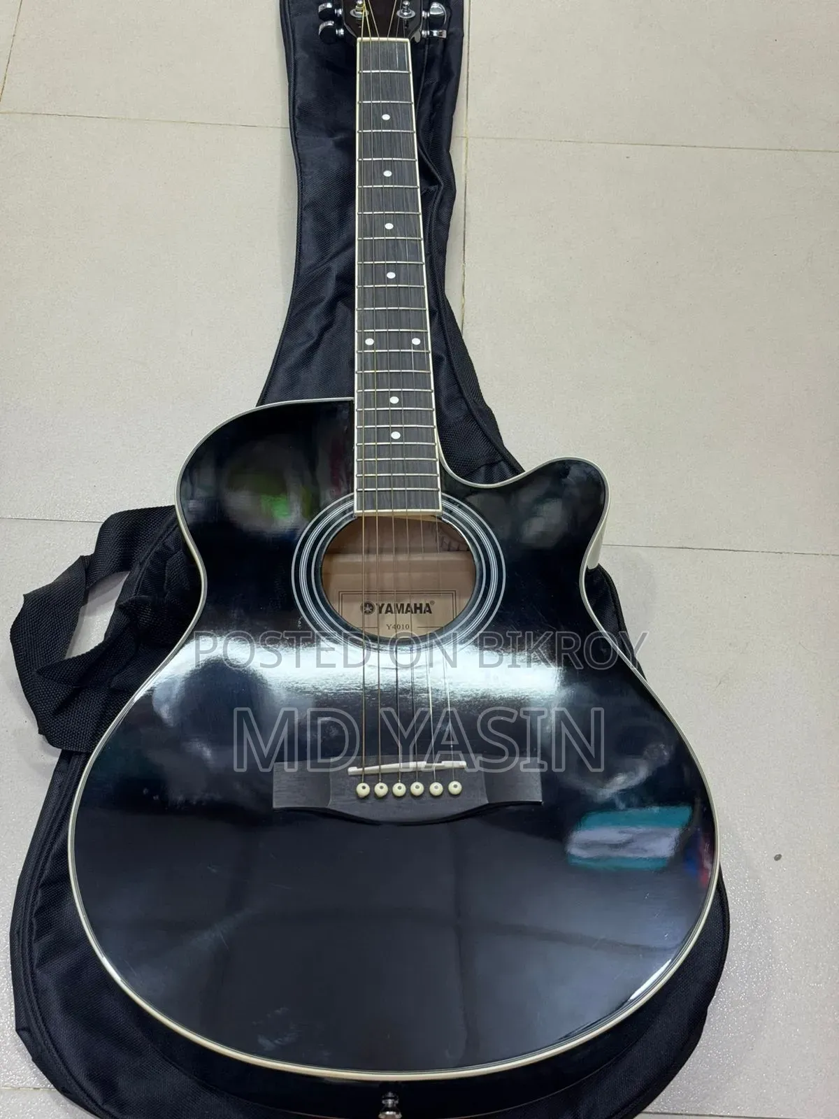 Guitar Yamaha