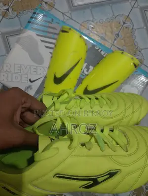 Anza Football Boots (Size 43)