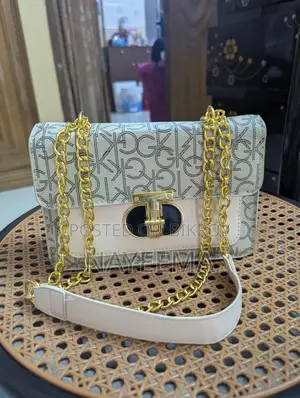 খুব ভালো কন্ডিশনের ব্যাগ