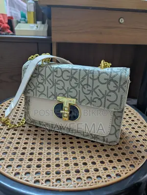 খুব ভালো কন্ডিশনের ব্যাগ