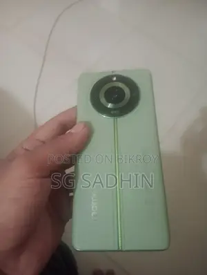 রিয়েলমি ১১ প্রো+ ১২/২৫৬ (ব্যবহৃত)