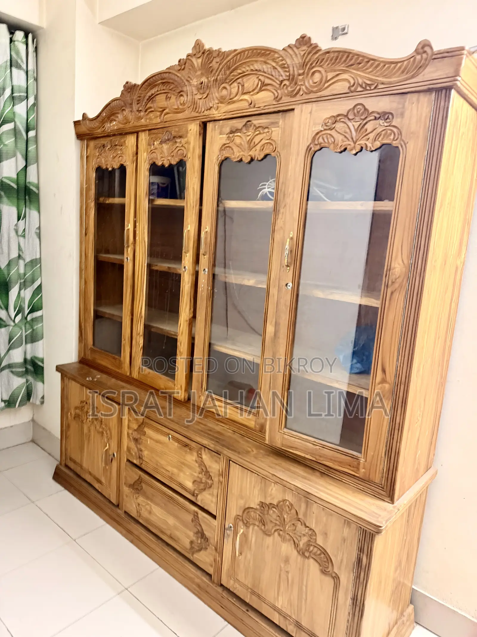 Wall Cabinet Showcase