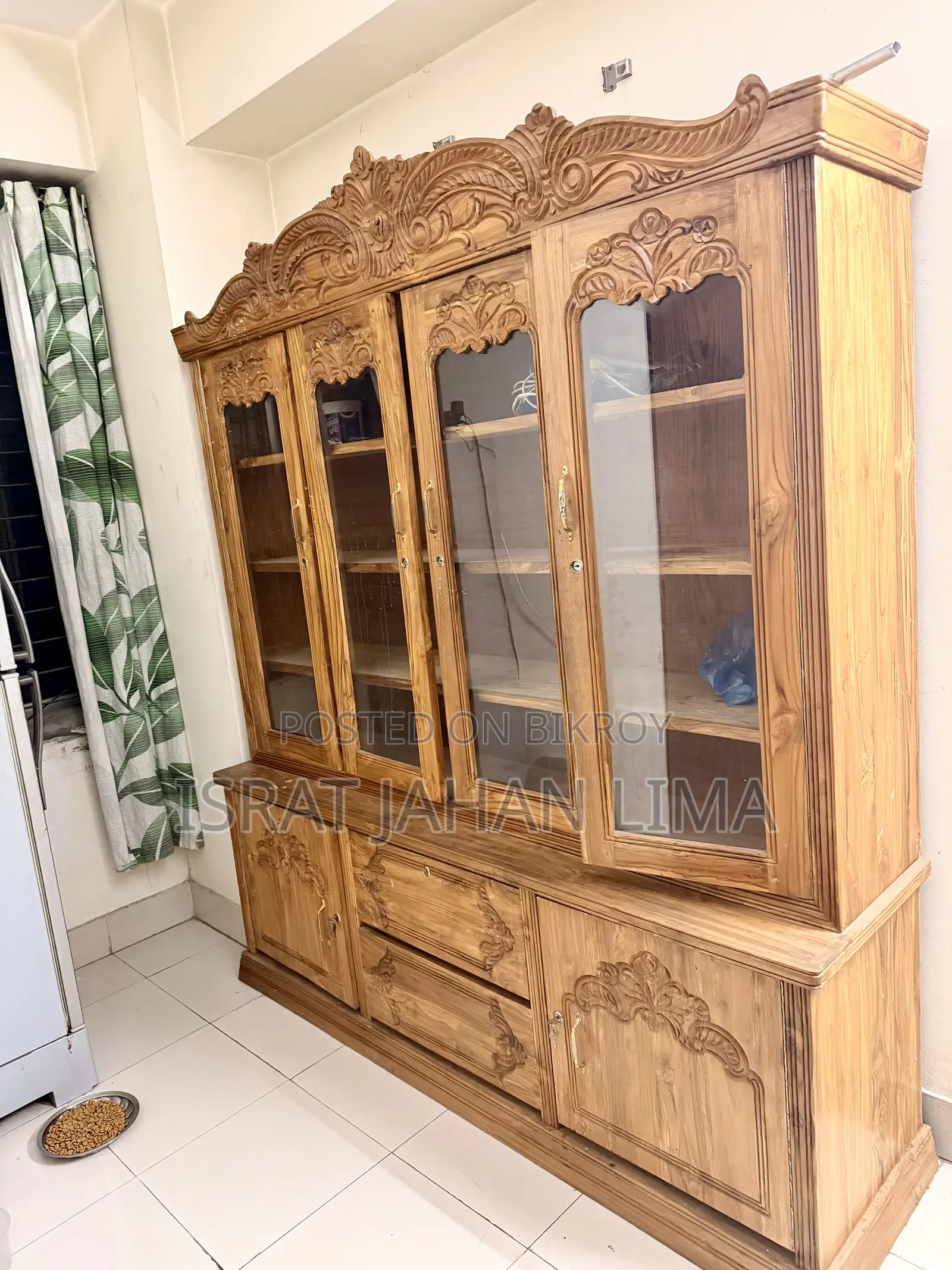 Wall Cabinet Showcase